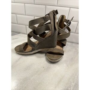 Lt Brown Wedge Heels Sandals Women Size 8.5 Strappy Open Toe Buckle Zippered